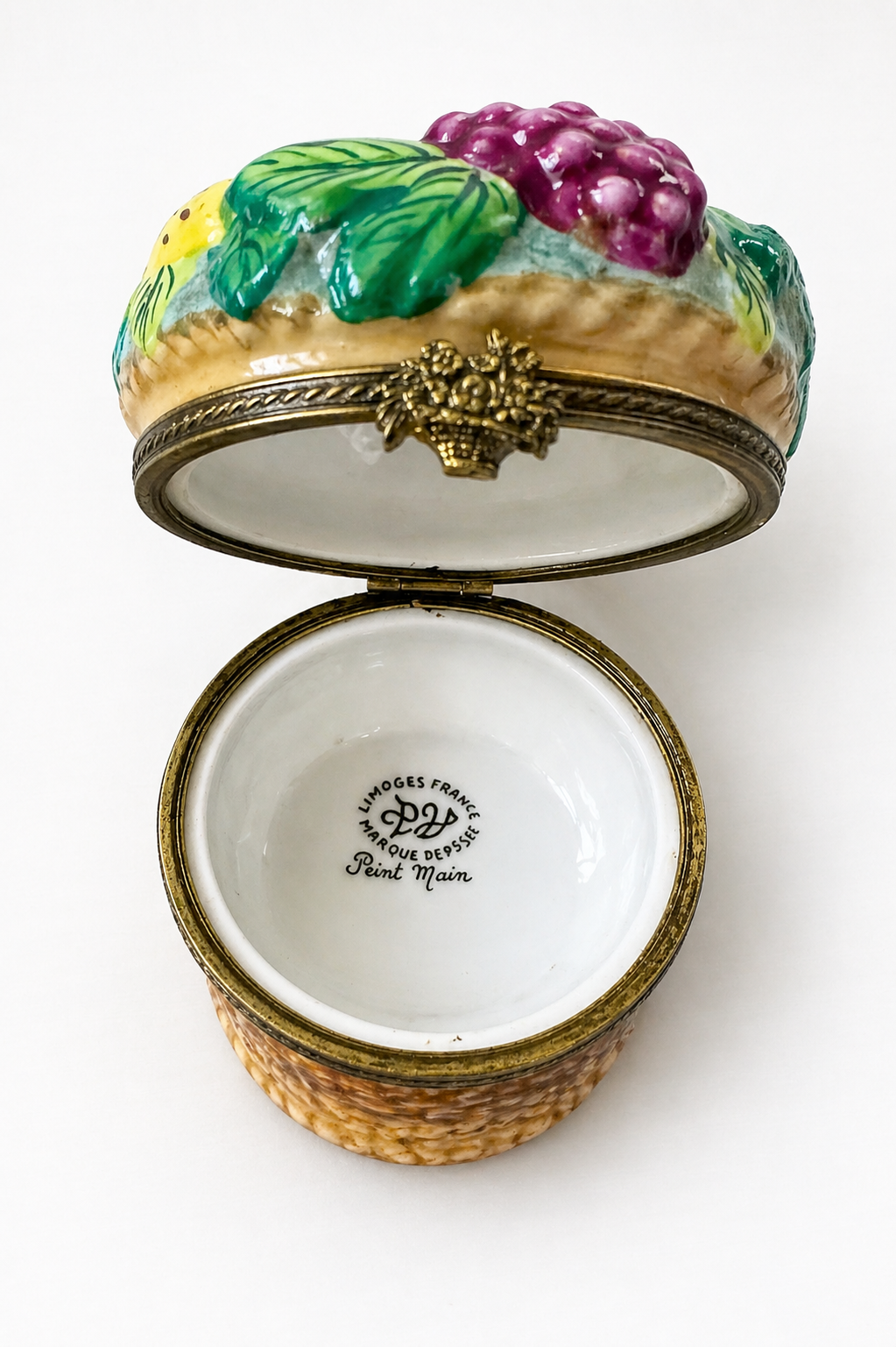 Limoges France Peint Main Hand-Painted Fruit Trinket Box – Vintage Porcelain Hinged Box with Brass Clasp