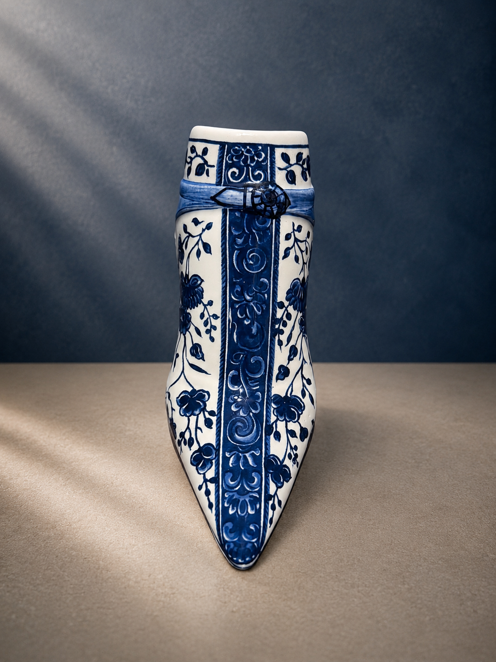 Authentic Delftware Porcelain High Heel Shoe Figurine – Colonial Williamsburg Restoration Collection