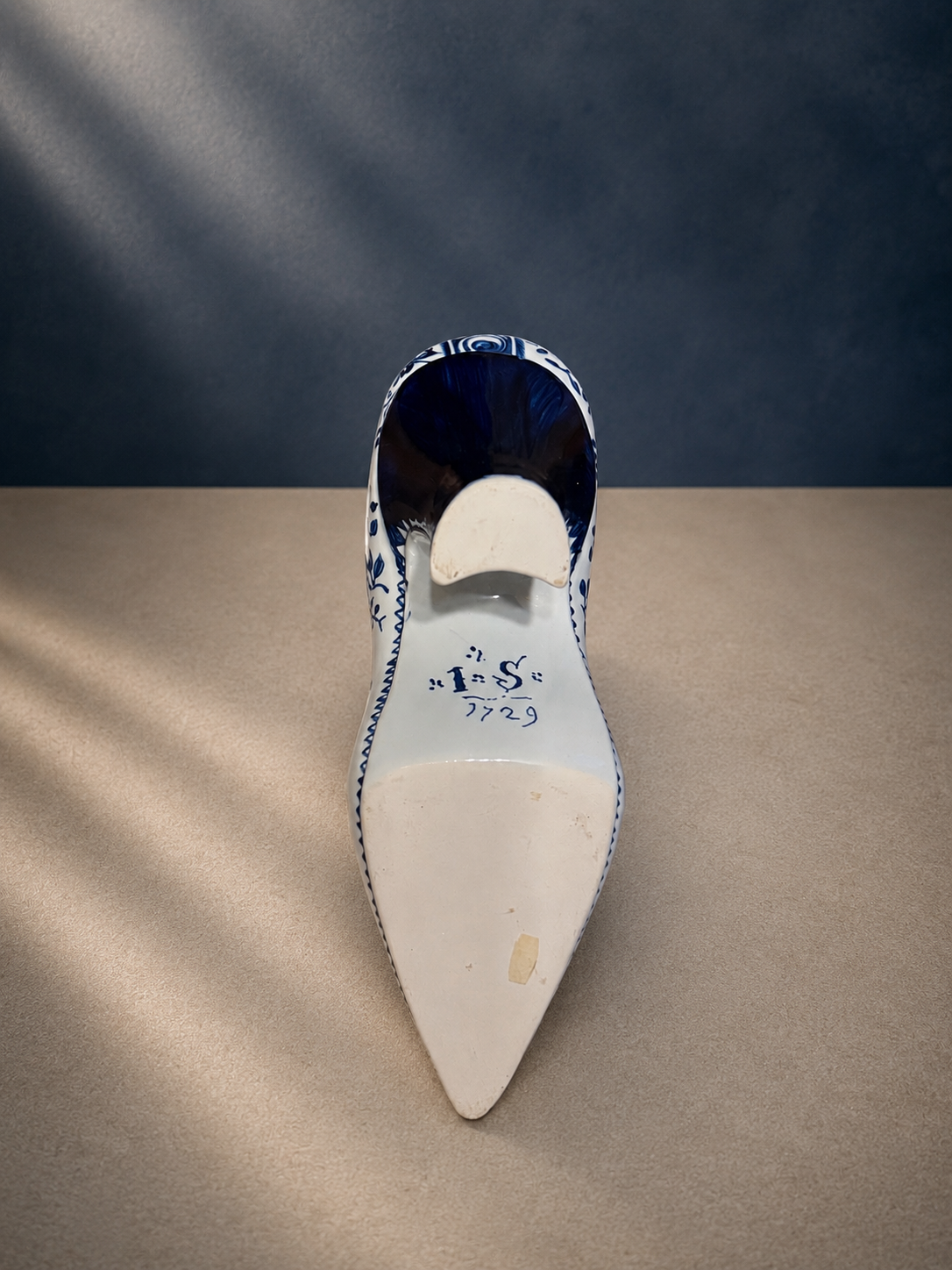 Authentic Delftware Porcelain High Heel Shoe Figurine – Colonial Williamsburg Restoration Collection